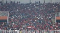 Para suporter yang hadir pada pertandingan Timnas Indonesia U-22 melawan Mali U-22&nbsp;yang dilangsungkan di Stadion Pakansari, Bogor, Jawa Barat, Sabtu (15/11/2025). (Bola.com/M Iqbal Ichsan)