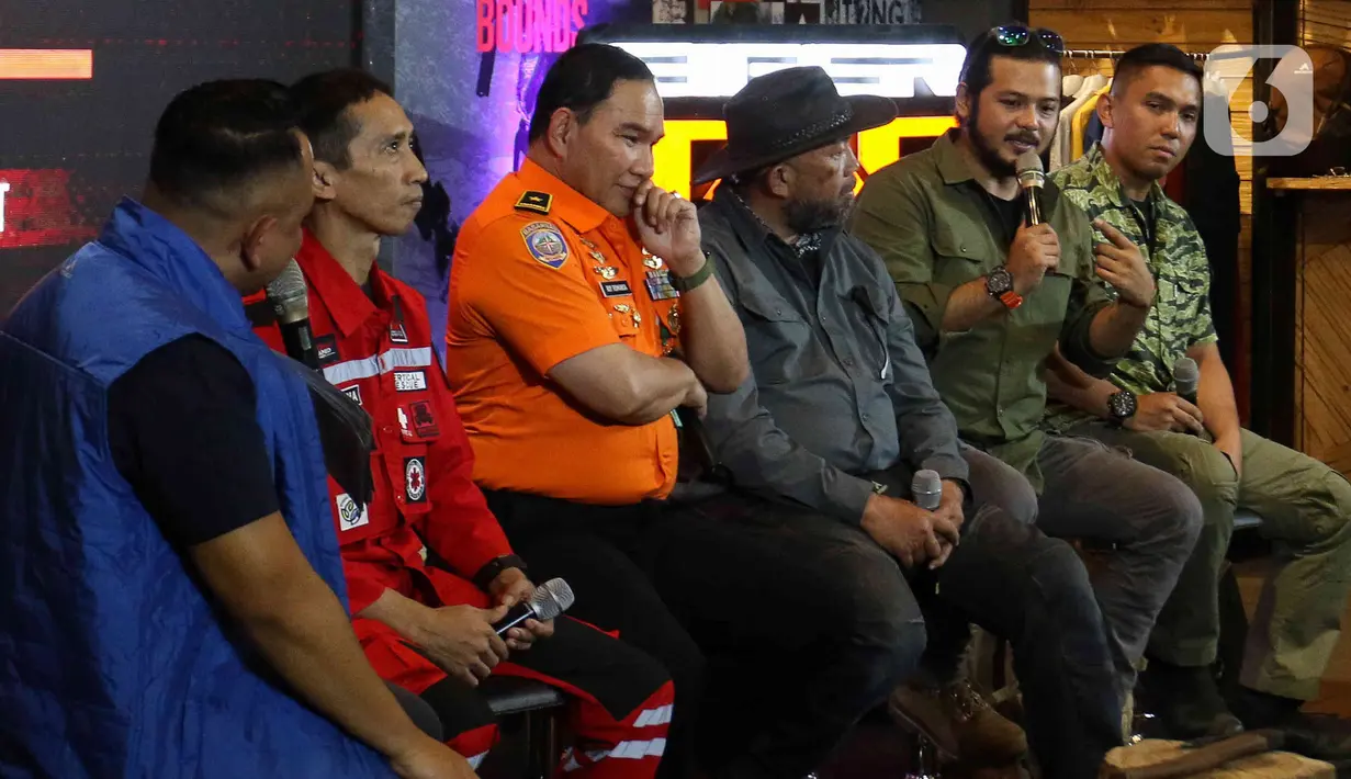 Brand Ambassador Eiger Ramon Tungka saat dirilis di Eiger Flagship Store, Jakarta, Selasa (4/4/2023). (Liputan6.com/Herman Zakharia)