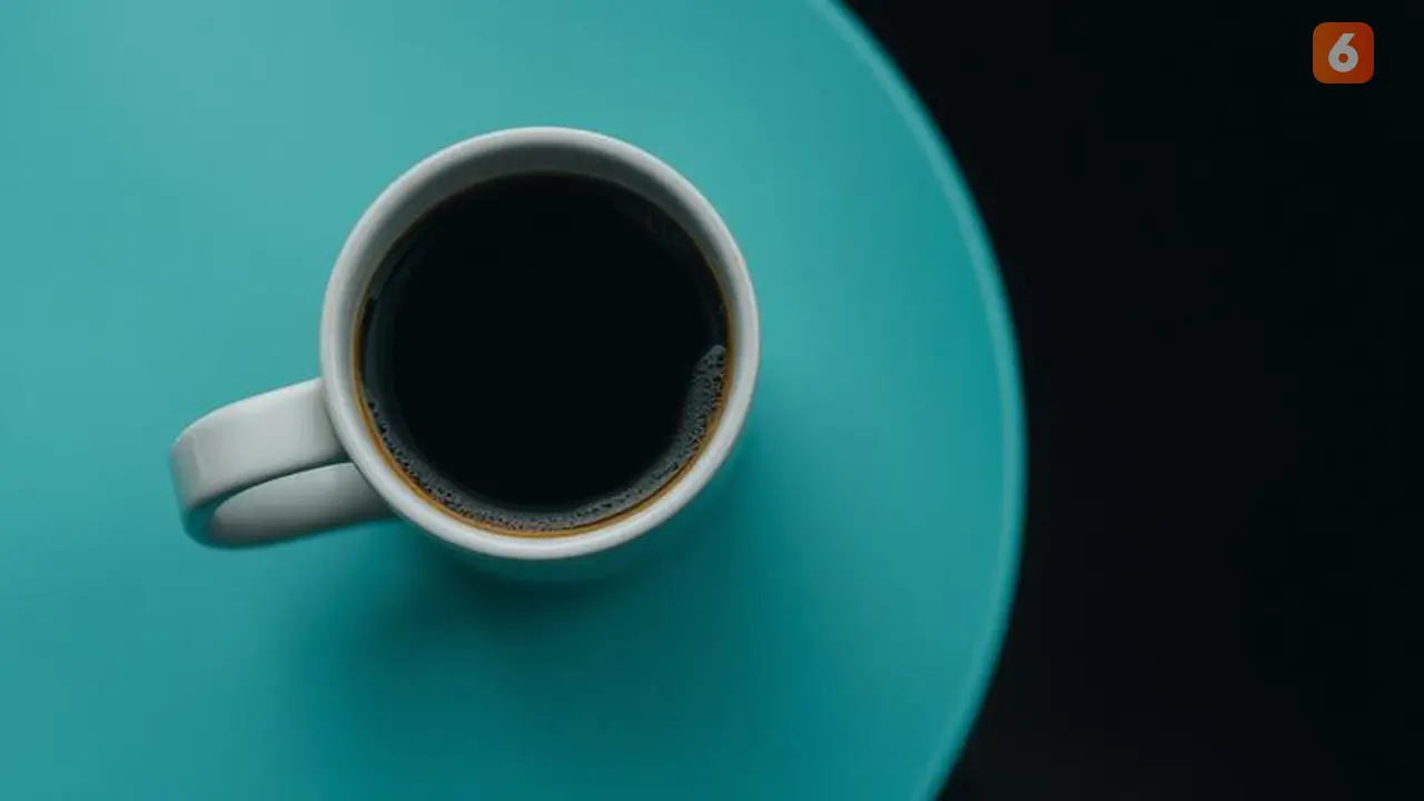 Ngopi Saat Sahur Tingkatkan Risiko Dehidrasi dan Naiknya Asam Lambung