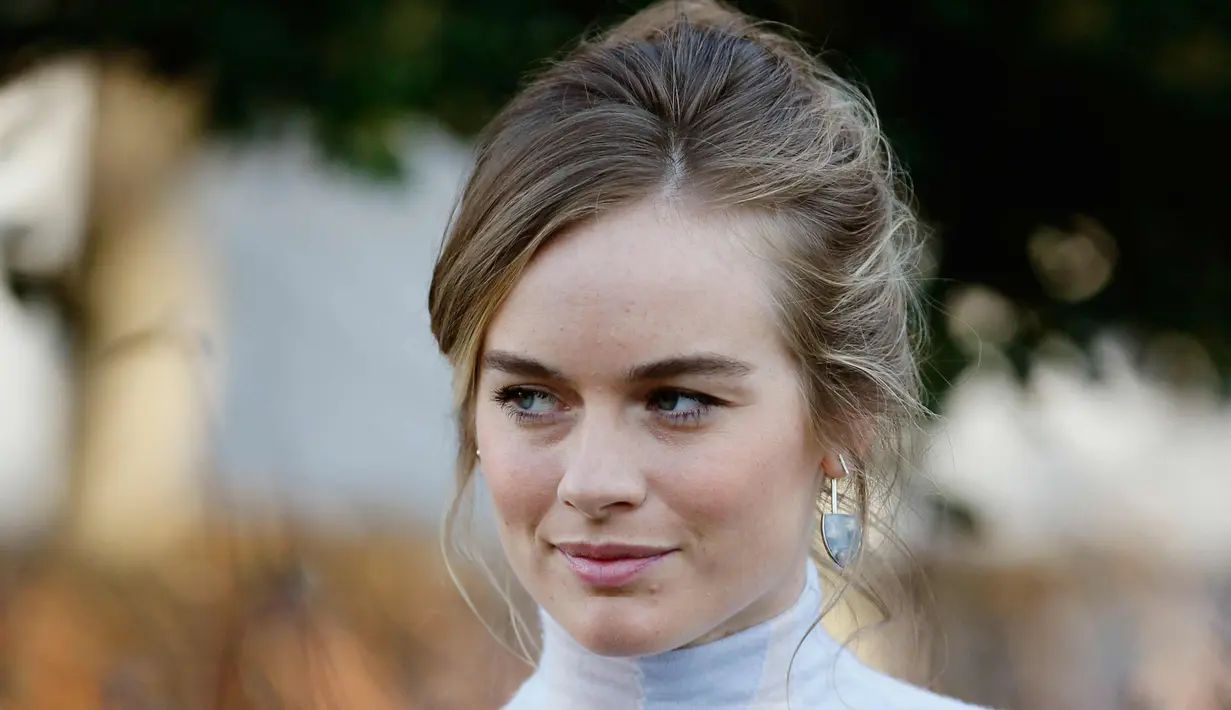 Mantan kekasih Pangeran Harry, Cressida Bonas saat sesi pemotretan selama acara Christian Dior di Paris pada 25 Januari 2016. Harry dan Bonas berpacaran selama dua tahun, 2012 sampai 2014. (AFP Photo/Patrick Kovarik)