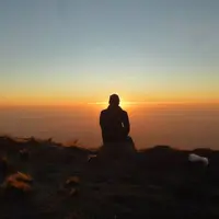 Menjajal jalur pendakian gunung-gunung yang punya 'sunrise' terindah di Indonesia.