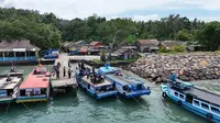 Polisi Kawal Pendistribusian Kotak dan Surat Suara Pilkada 2024 ke Pulau-Pulau Terpencil di Lampung Selatan