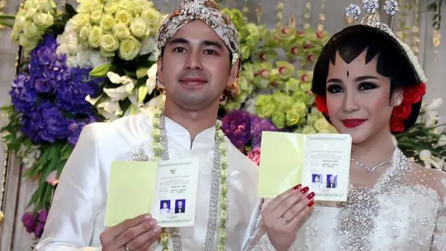 Cerita 6 Artis yang Gagal Lakukan Ritual Malam Pertama