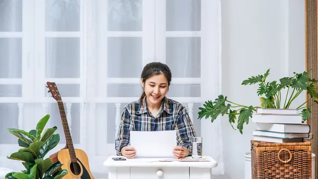 Ilustrasi membaca sesuatu