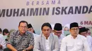 Menurut Muhamimin, Salawat Anti Narkoba diambil sebagai upaya terakhirnya semakin banyaknya penyalahgunaan narkoba. Terlihat hadir selain Charly Van Houten, Roy Marten, Gogon, Cinta Penelope dan masih banyak lagi. (Adrian Putra/Bintang.com)