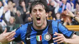 Selebrasi gol striker Inter Milan Alberto Milito Diego di laga lawan Siena yang berlangsung di Artemio Franchi, 16 Mei 2010. Inter unggul 1-0 dan juara Serie A. AFP PHOTO / FABIO MUZZI 