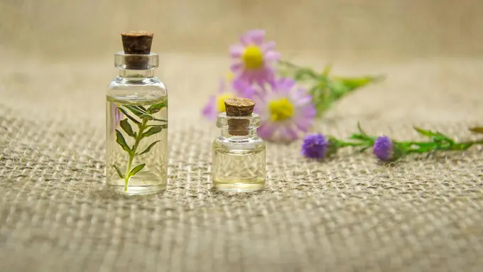 Contoh ilustrasi minyak almond