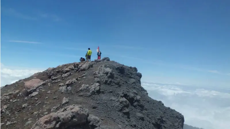 Gunung Kerinci, Perjalanan Menuju Atap Sumatera