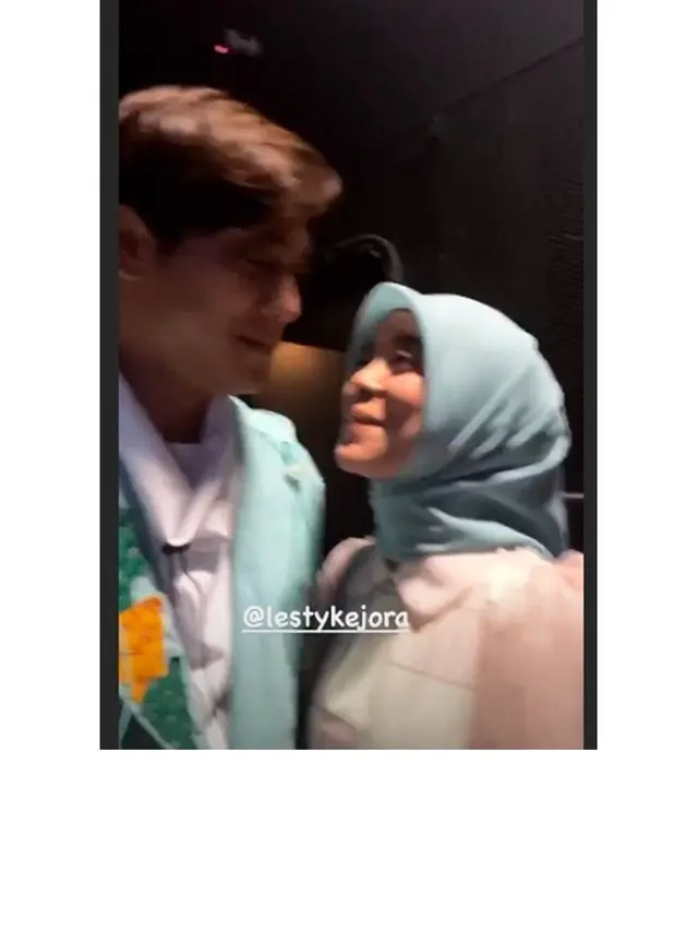 7 Potret Lesty Kejora dan Rizky Billar di Panggung HUT SCTV Ke-30, Curi Perhatian