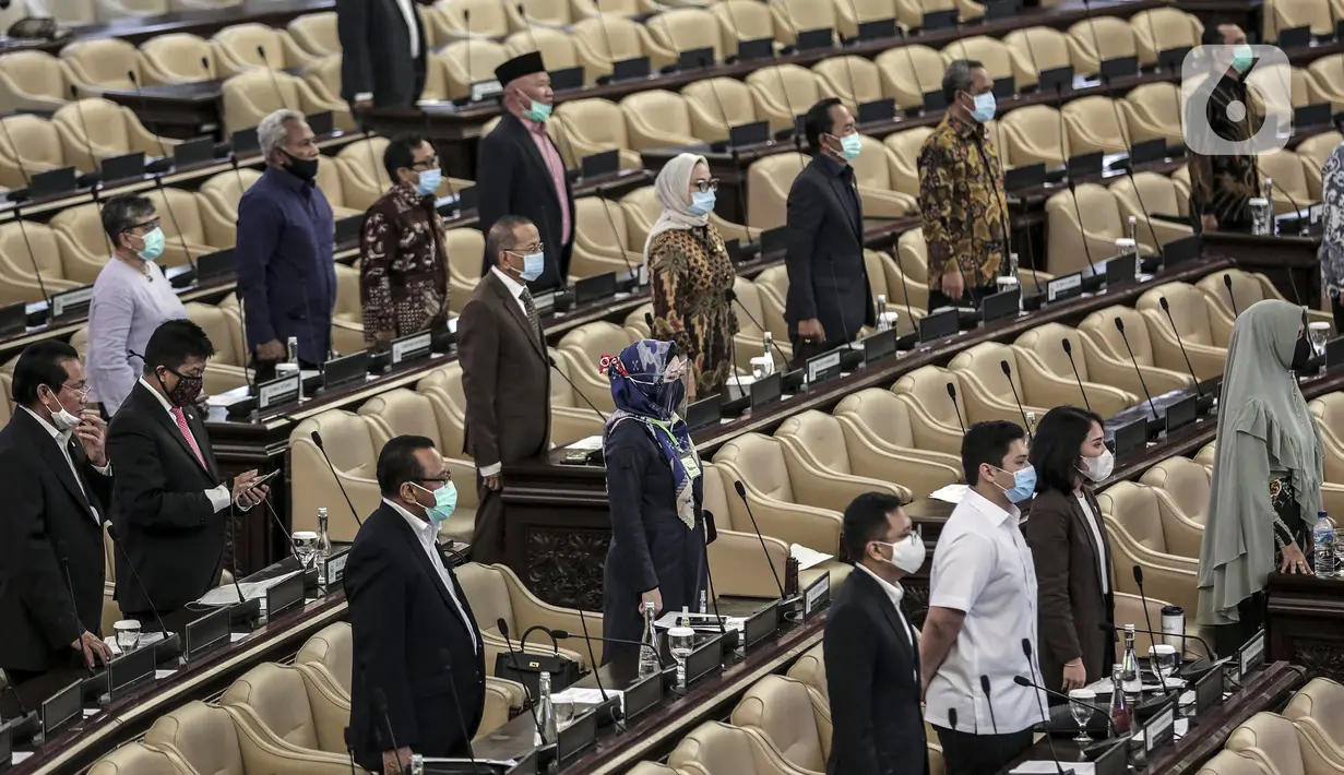 Suasana Rapat Paripurna ke-18 Masa Persidangan IV 2019-2020 di Kompleks Parlemen, Jakarta, Selasa (14/7/2020). DPR mengesahkan RUU tentang Perppu Pilkada menjadi UU. (Liputan6.com/Johan Tallo)