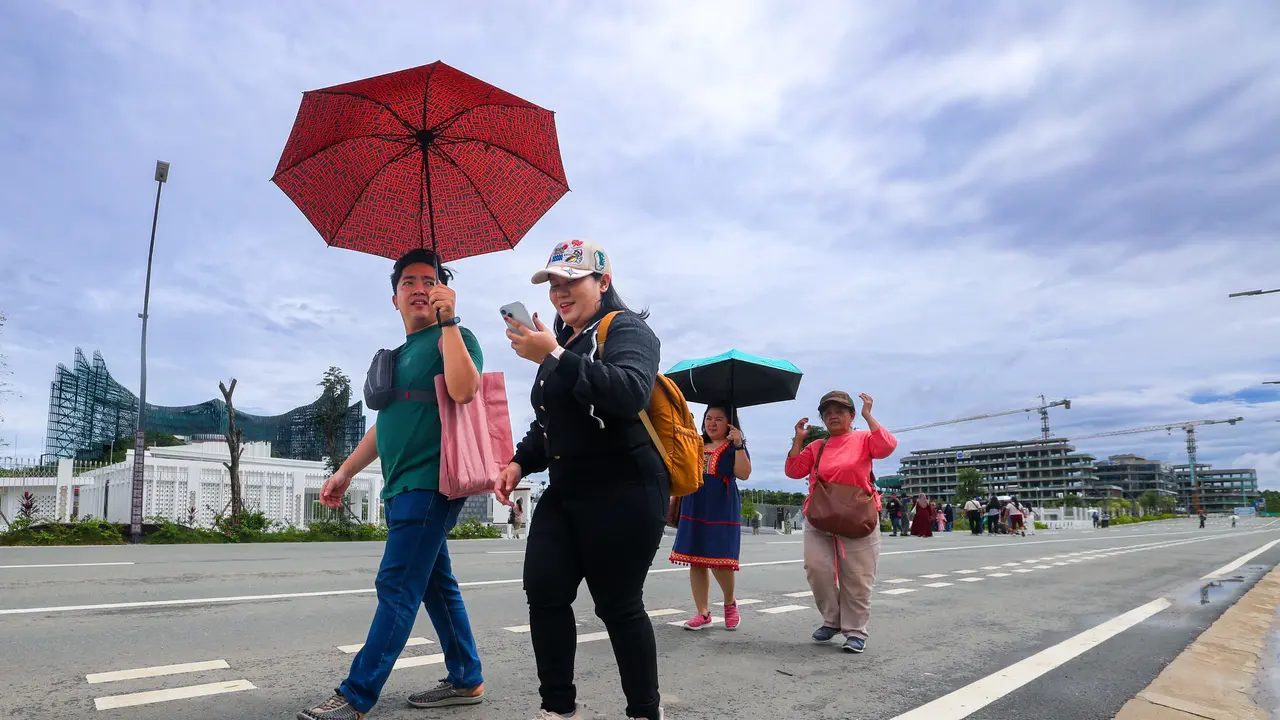 Jumlah pengunjung ke Kawasan Inti Pusat Pemerintahan (KIPP) Ibu Kota Nusantara (IKN), Kalimantan Timur (Kaltim) melonjak tajam pada momen libur Lebaran 2025.