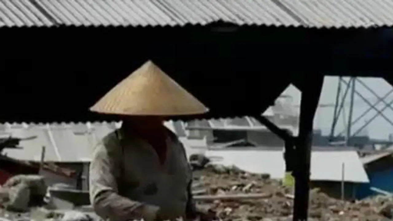 VIDEO: Korupsi Reklamasi Pantai Bikin Nelayan Muara Angke Rugi