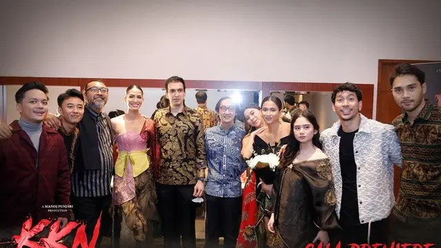 6 Potret Megantara di Gala Premiere KKN di Desa Penari, Perdana Ditemani Istri