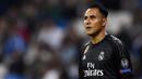 2. Keylor Navas - Kedatangan Thibaut Courtois membuat posisinya tegeser sebagai kiper utama, melepasnya pada bursa transfer adalah pilihan terbaik karena perannya sudah tidak sentral bersama skuat Real Madrid. (AFP/Gabriel Bouys)