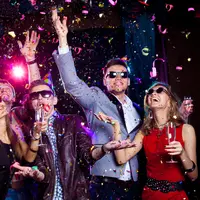 Begini caranya agar kamu bisa punya uang sebagai bekal perayaan tahun baru 2016. 