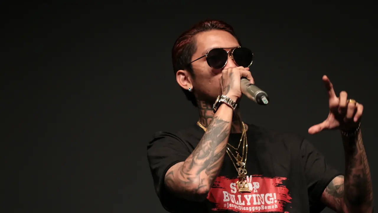 [Bintang] Young Lex