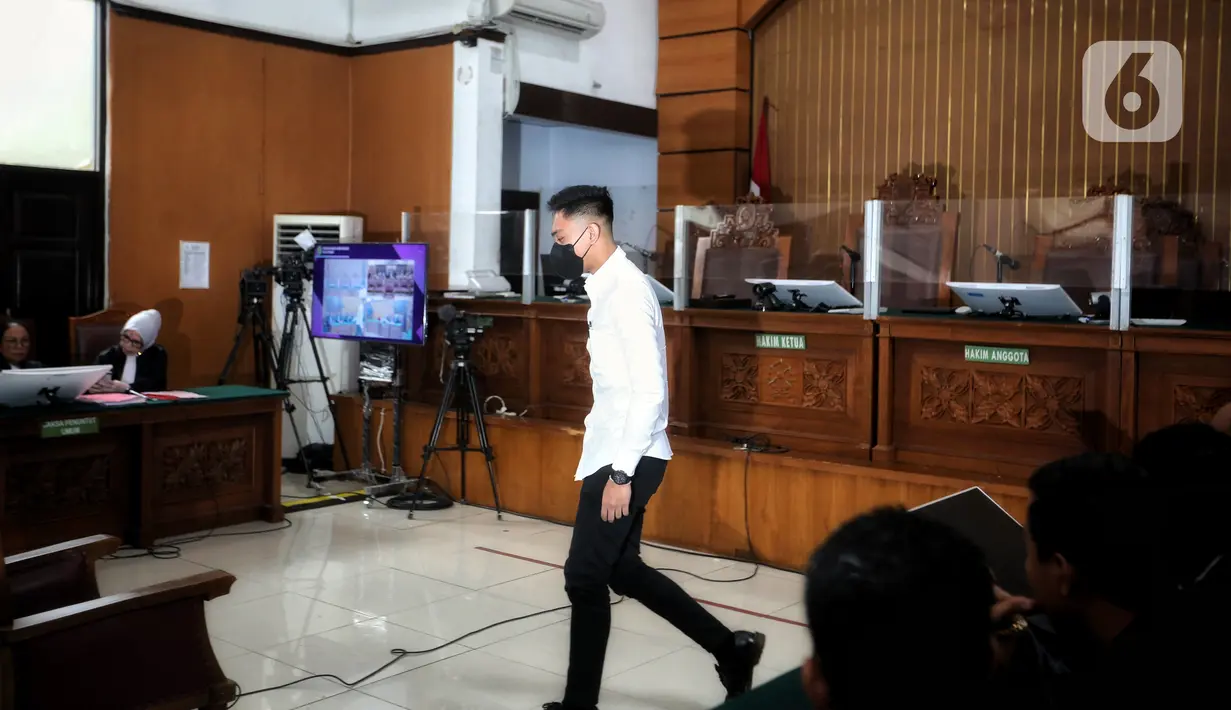 Sebelumnya, Jaksa Penuntut Umum (JPU) menuntut Mario Dandy dengan hukuman 12 tahun penjara dan restitusi sebesar Rp 120 M atau diganti 7 tahun penjara. (Liputan6.com/Johan Tallo)