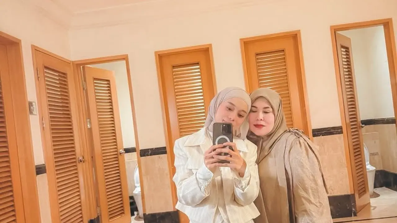 10 Artis saat Bersama Ibundanya Terungkap Saat Momen Hari Ibu