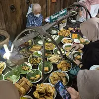 Menjelajah kuliner Solo yang selalu menggugah selera/copyright fimela/ellyana mae