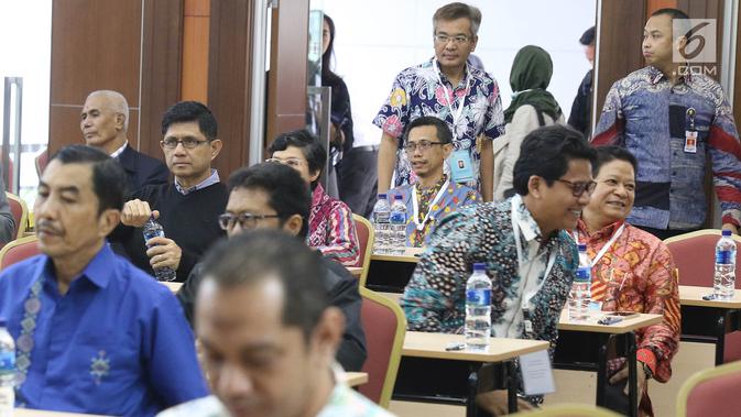 Wakil Ketua Laode Muhammad Syarif mengikuti tes psikologi di Pusdiklat Kemensetneg, Jakarta, Minggu (28/7/2019). Dalam tes psikologi ini diikuti oleh 104 peserta setelah melalui proses seleksi pada tes administrasi. (Liputan6.com/Herman Zakharia)