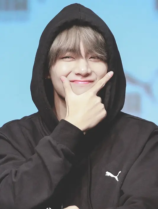 Tentu saja ketampanan V BTS ini sanggup membuat para wanita jatuh hati. (Foto: instagram.com/bts_v)