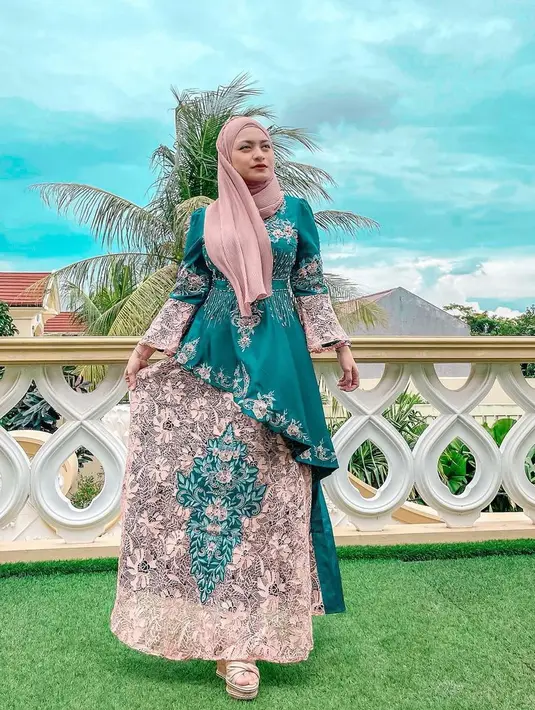 (Instagram/nathalieholscher)