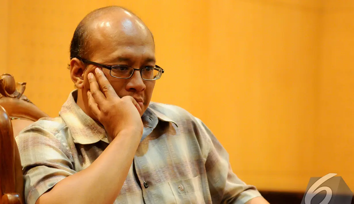 Firmansyah Arifin (Indonesian Legal Roundtable) saat menjadi pembicara di Gedung MPR RI, Jakarta, Senin (15/12/2014). (Liputan6.com/Andrian M Tunay)