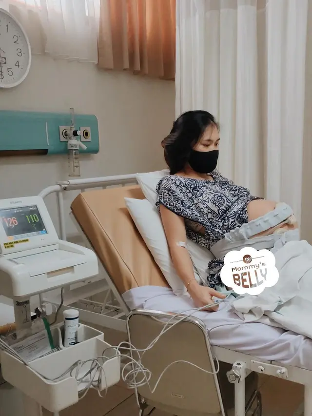 6 Momen Persalinan Anak Pertama Kim Kurniawan. (Sumber: Instagram/kimkurniawan dan Instagram/elisaanovia)
