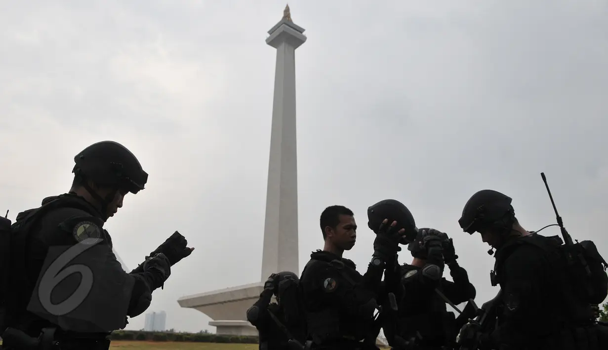 Pasukan satuan Koopssusgab mengikuti upacara peresmian pembentukan Koopssusgab di Jakarta, Selasa (9/8/2015). Koopssusgab akan siaga di wilayah Sentul dengan berlatih dan belajar. Meski begitu, mereka berstatus operasi. (Liputan6.com/Herman Zakharia)