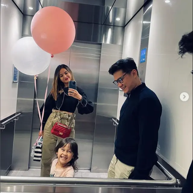 6 Tahun di Australia, Ini 6 Potret Keluarga Kecil Acha Septriasa dan Vicky Kharisma
