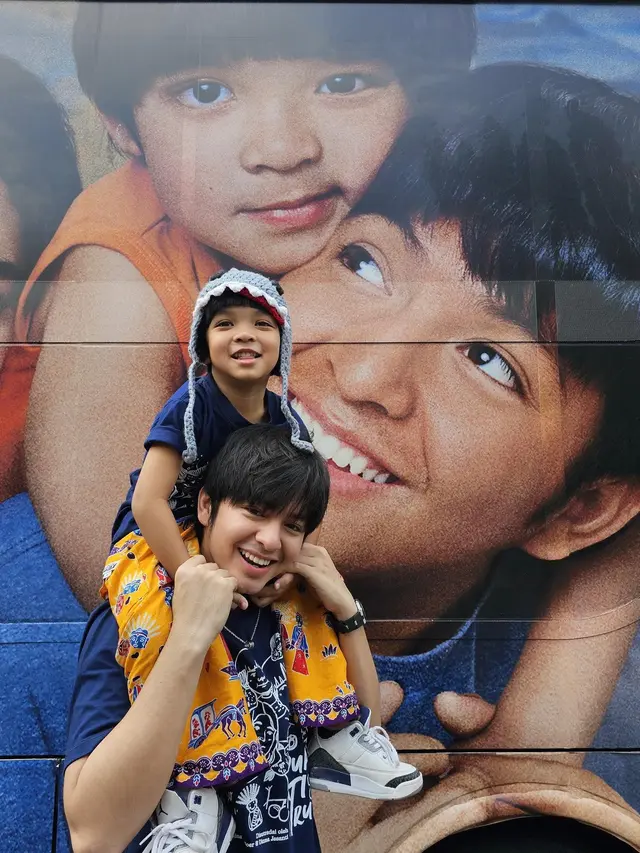 Parenting dalam Dua Hati Biru