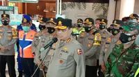 Wakapolri, Komjen Pol Gatot Eddy Pramono, Memantau Pelabuhan Merak, Kota Cilegon, Banten. (Kamis,24/12/2020). (Yandhi Deslatama/Liputan6.com).