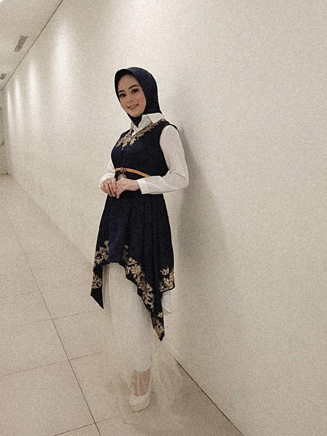 7 Potret Agnes Cefira Pop Academy saat di Luar Panggung, Memesona