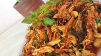 Resep ayam suwir kemangi bumbu Bali. (dok. Cookpad @ben04lun4)