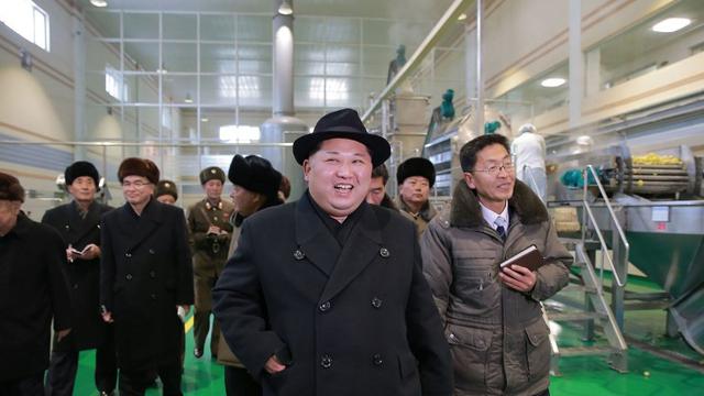 Senyum Kim Jong-un Pamer Kentang Meski Rakyat Korut Kelaparan