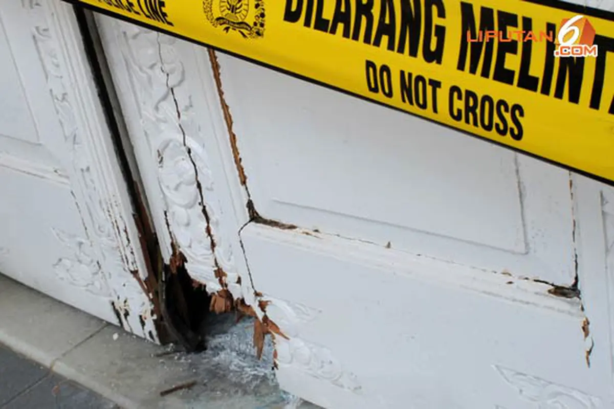 lubang-ledakan-130927c.jpg