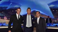 Ronaldo mengalahkan rekan setimnya Gareth Bale dan penyerang Atletico Madrid Antoine Griezmann dalam perebutan trofi Pemain Terbaik Eropa 2015-2016. (twitter.com/ChampionsLeague/media)