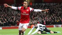 Theo Walcott setelah mencetak gol ke gawang Newcastle United pada 2012. (Arsenal). 