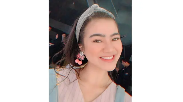 Biasa Natural, Ini 6 Potret Felicya Angelista dengan Makeup Tebal