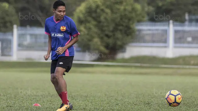 VIDEO: Melihat Lebih Dekat Latihan Evan Dimas Bersama Selangor FA