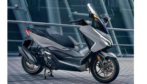 Honda Forza 250.