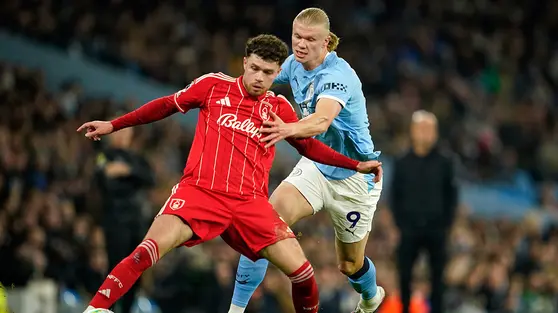 Manchester United Dapat Saran Gila, Diminta Rekrut Eks Liverpool untuk Gantikan Shaw