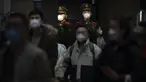 Polisi paramiliter China berjaga di Stasiun Kereta Api Barat Beijing di Beijing, Rabu, 18 Januari 2023. China pada Desember mencabut kebijakan "nol-COVID" yang ketat, melepaskan gelombang keinginan perjalanan yang terpendam, terutama di sekitar waktu terpenting China untuk pertemuan keluarga, yang disebut di China sebagai Festival Musim Semi, yang mungkin satu-satunya waktu di satu tahun ketika pekerja perkotaan kembali ke kampung halaman mereka. (AP Photo/Mark Schiefelbein)