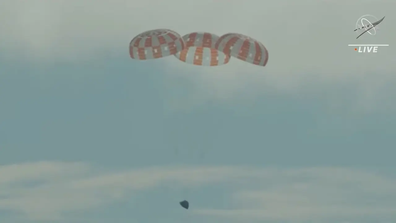 Orion dalam Misi Artemis I kembali ke Bumi (YouTube NASA)
