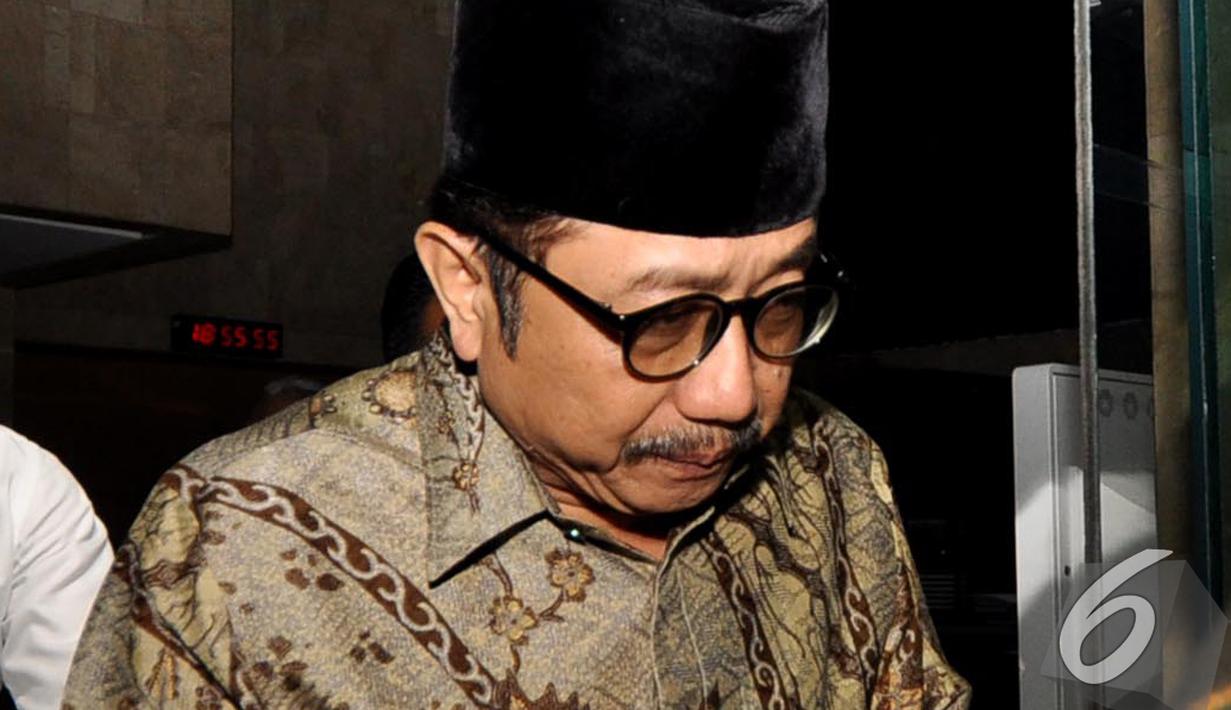 Mantan Sekjen ESDM Waryono Karyo memenuhi panggilan KPK, Jakarta, Senin (17/11/2014)(Liputan6.com/Miftahul Hayat)