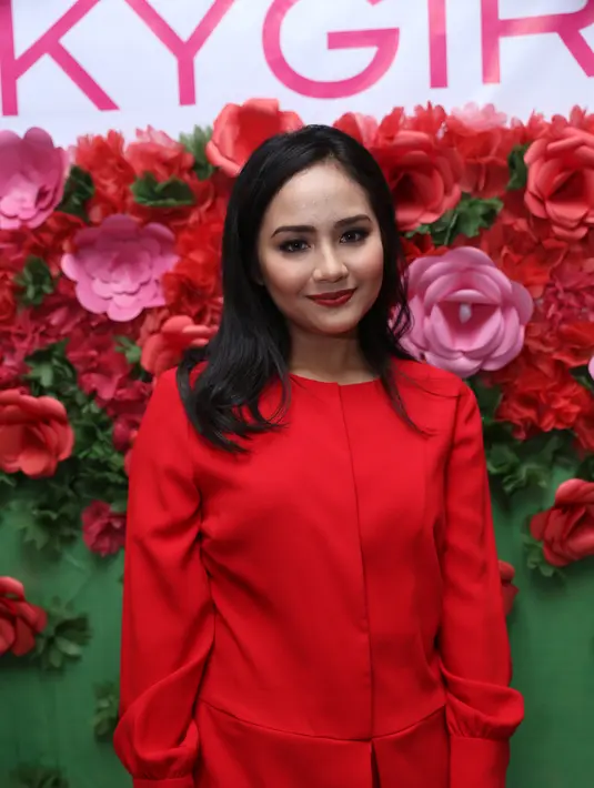 Diakui Gita Gutawa jika ia memiliki tujuan untuk lebih berkembang dan ingin belajar. Baginya ia sudah harus memiliki ‘point of view’ sendiri, keputusan sendiri, dari situ ia tertarik belajar membuat lagu tanpa bantuan sang papa. (Andy Masela/Bintang.com)