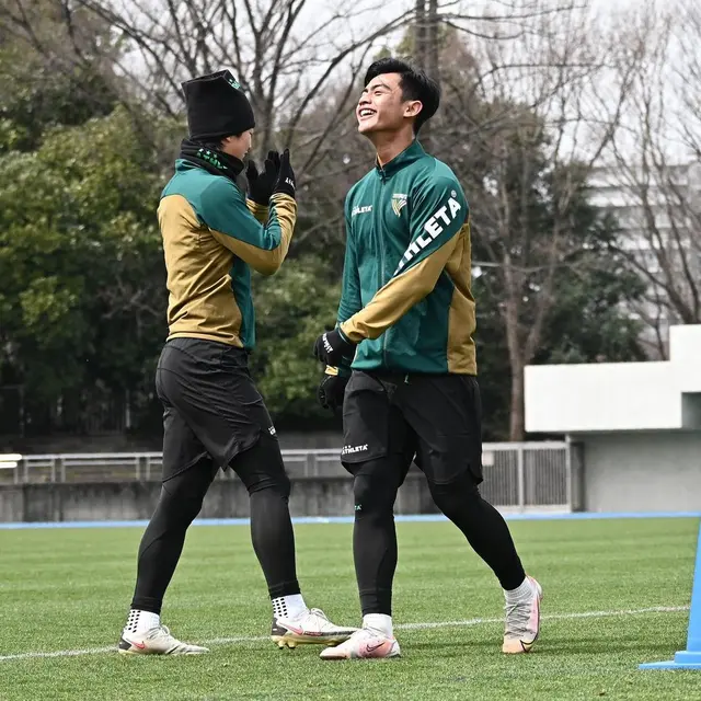 7 Potret Latihan Perdana Pratama Arhan di Tokyo Verdy, Jadi Sorotan