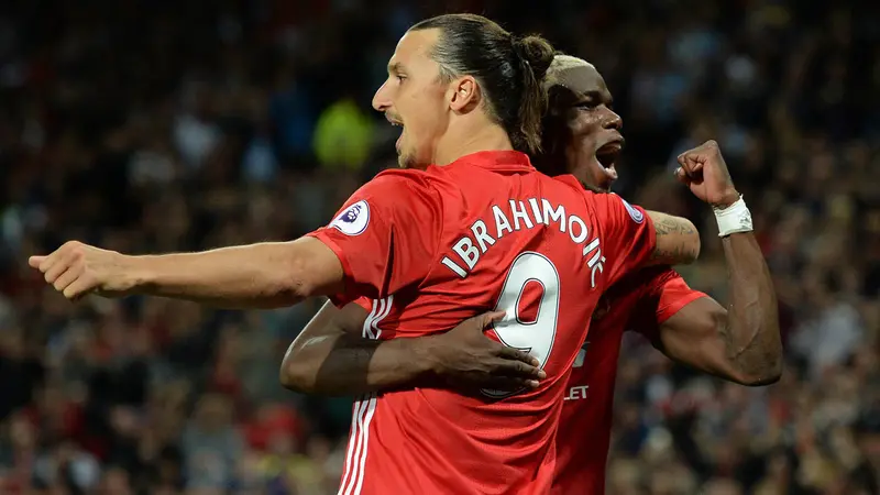 Dua pemain MU, Ibrahimovic dan Pogba.