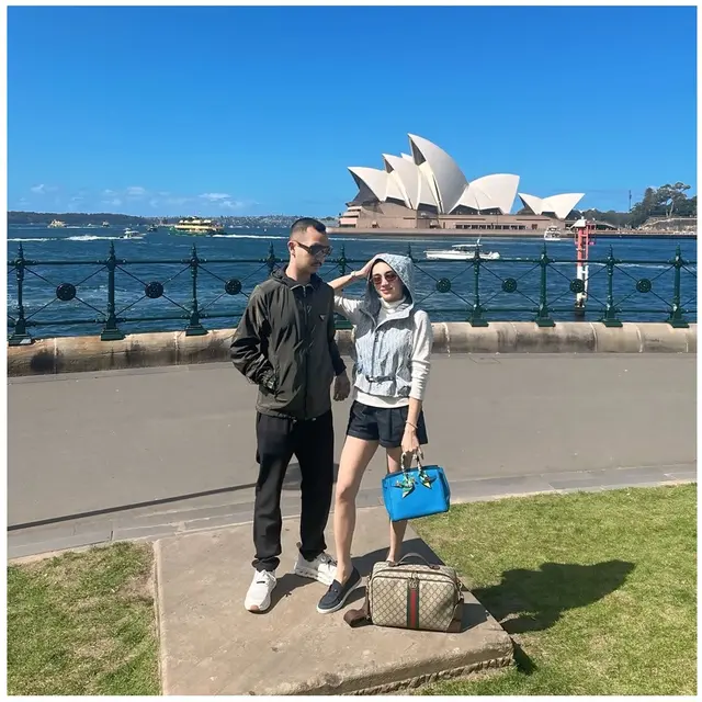 6 Potret kemesraan Angel Karamoy dan Gusti Ega, liburan bareng ke Australia, sinyal go public