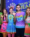 Hi-5 akan kembali ke Jakarta untuk menghibur anak-anak Indonesia. Ainsley, Daren, Tanika, Maria, dan Stevie nantinya membawa keseruan dengan pertunjukan terbarunya 'Hi-5 House of Dreams'. (Deki Prayoga/Bintang.com)